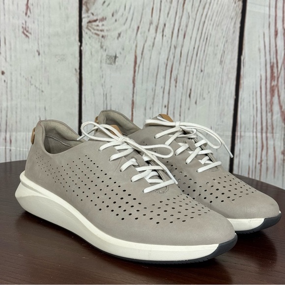 CLARK’s Unstructured Women's Gray Sneakers Removable cushion Size 8 GUC - Picture 1 of 16